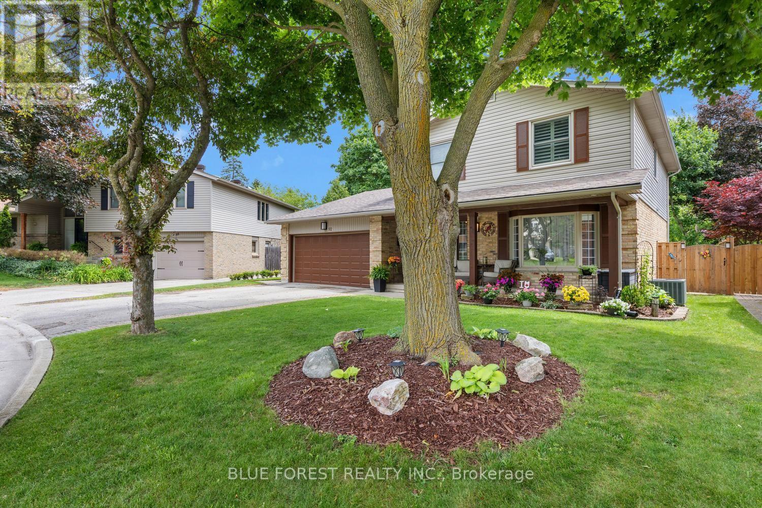 92 Salem Court, London South, Ontario  N6K 1S9 - Photo 2 - X13687302
