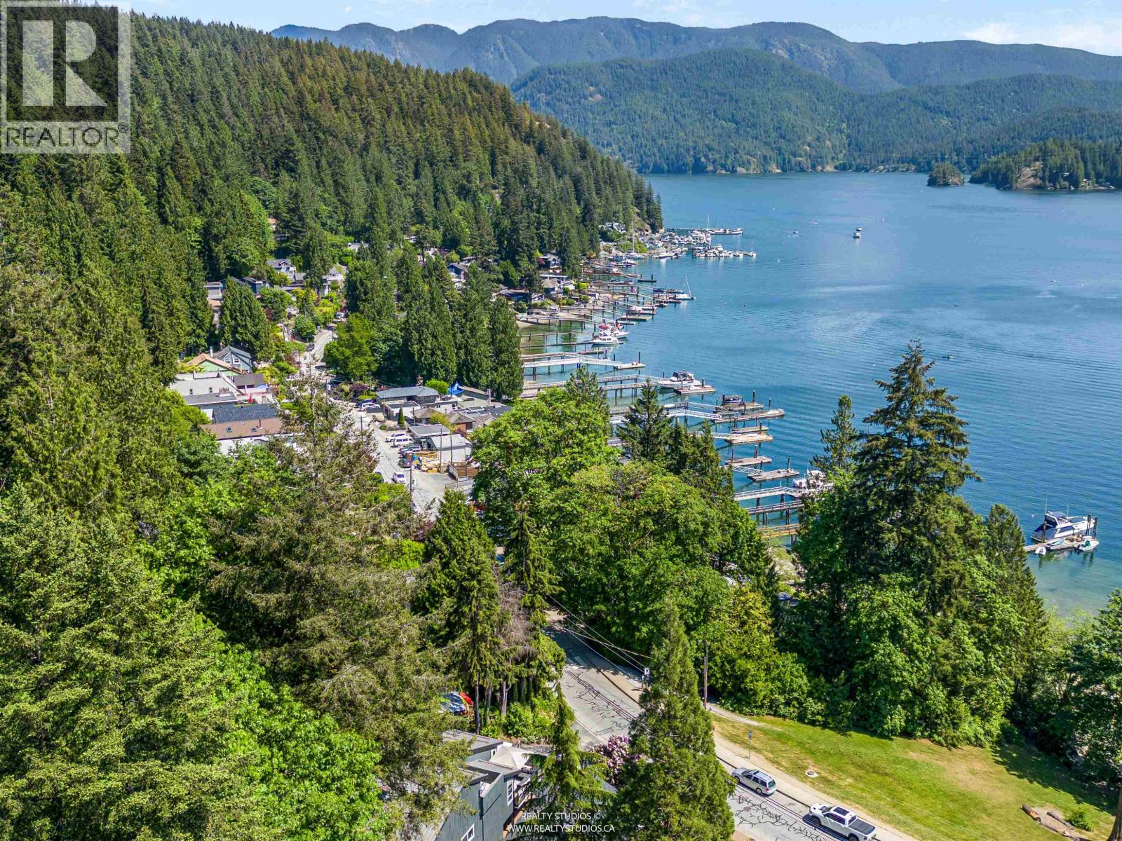 2558 Panorama Drive, North Vancouver, British Columbia  V7G 1V5 - Photo 10 - R3156608
