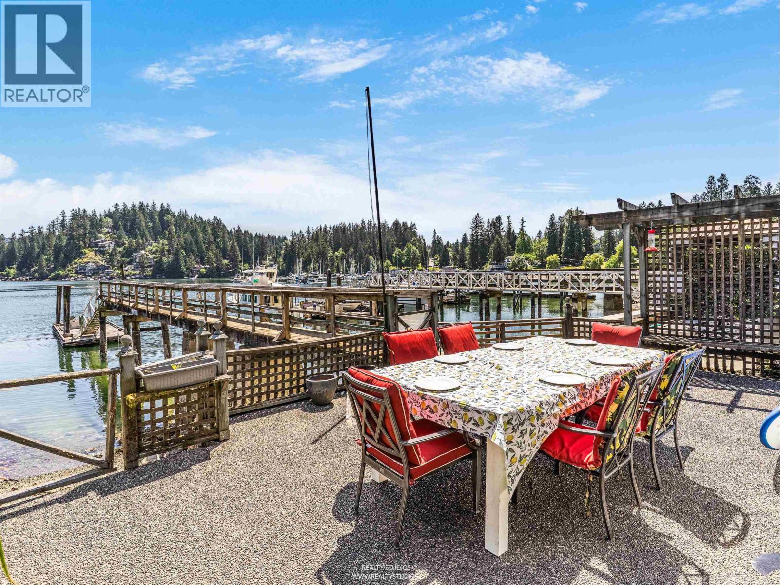 2558 Panorama Drive, North Vancouver, British Columbia  V7G 1V5 - Photo 4 - R3156608