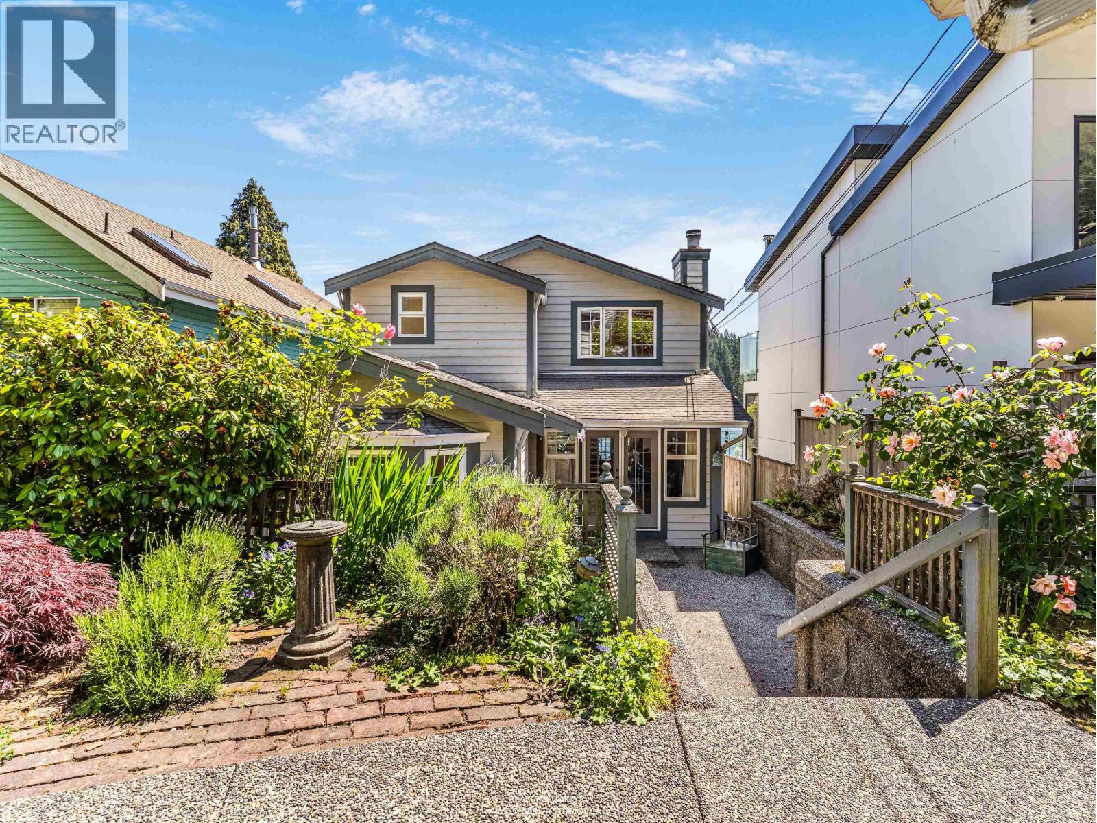 2558 Panorama Drive, North Vancouver, British Columbia  V7G 1V5 - Photo 18 - R3156608