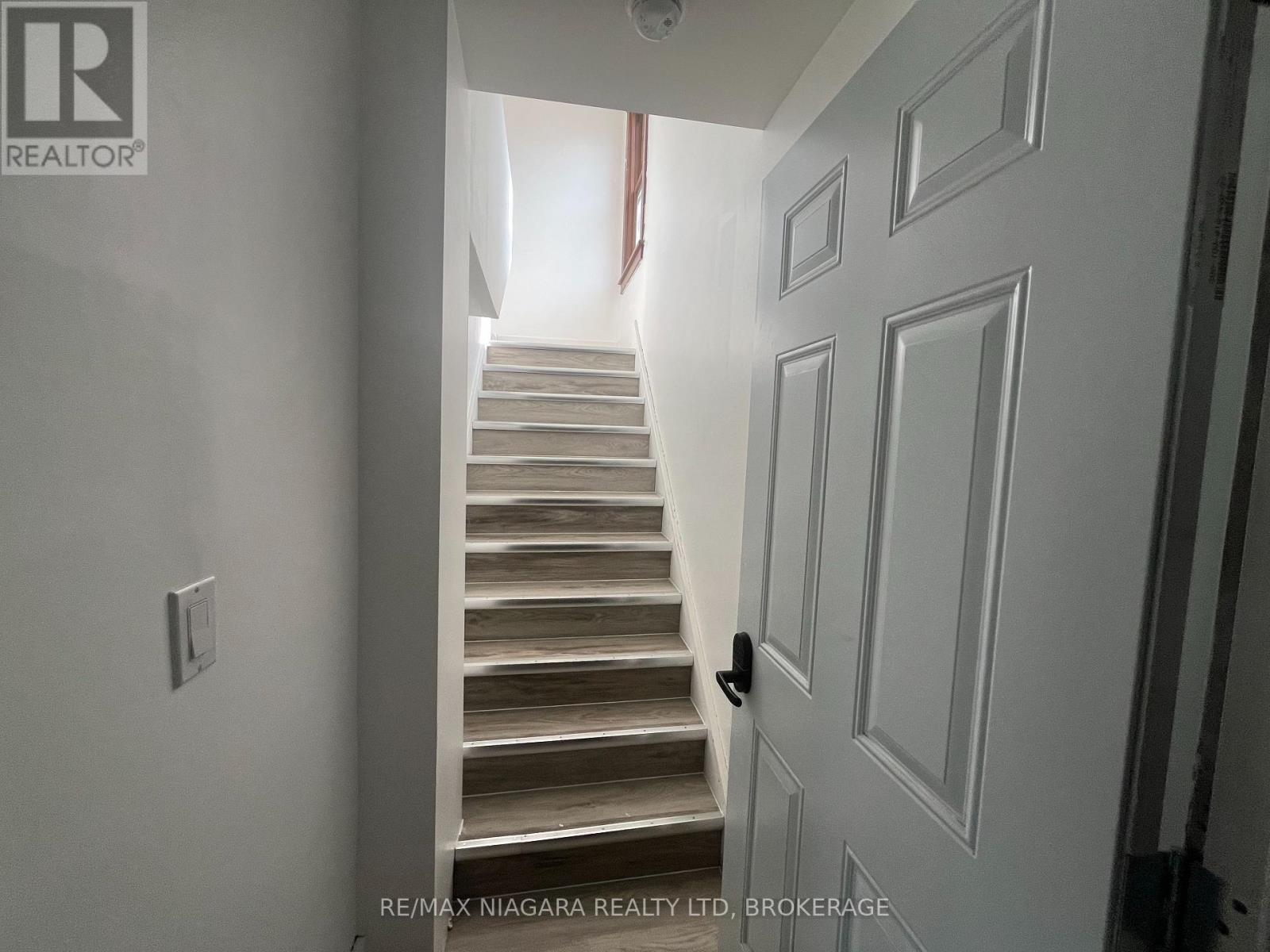 Upper Front - 243 Dufferin Street, Fort Erie, Ontario  L2A 2T7 - Photo 16 - X13653728
