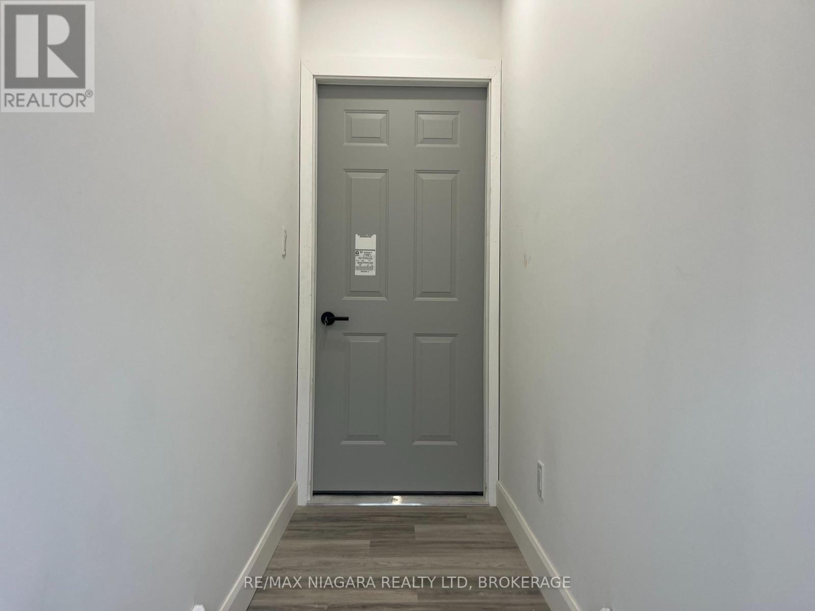Upper Front - 243 Dufferin Street, Fort Erie, Ontario  L2A 2T7 - Photo 14 - X13653728