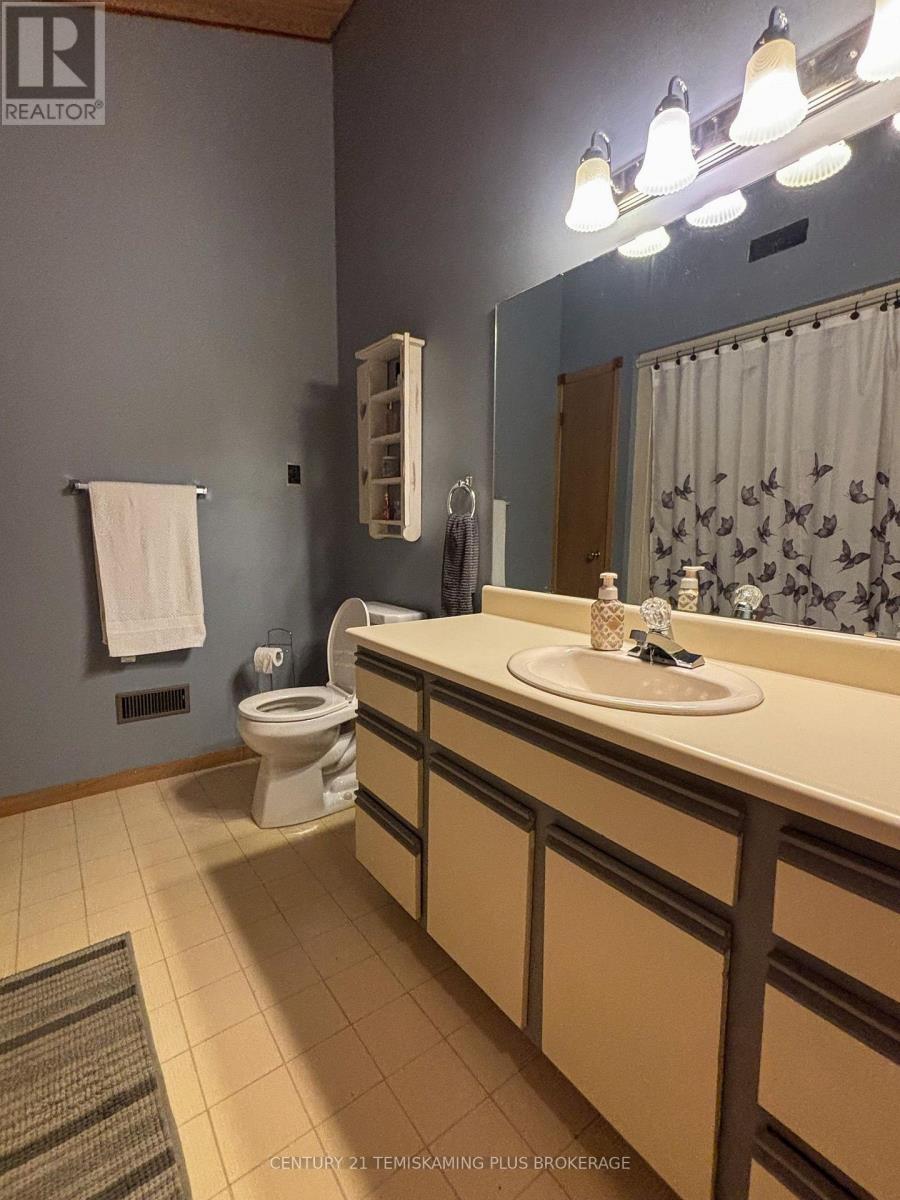 65 Lakeshore Avenue, Englehart, Ontario  P0J 1B0 - Photo 24 - T13687436