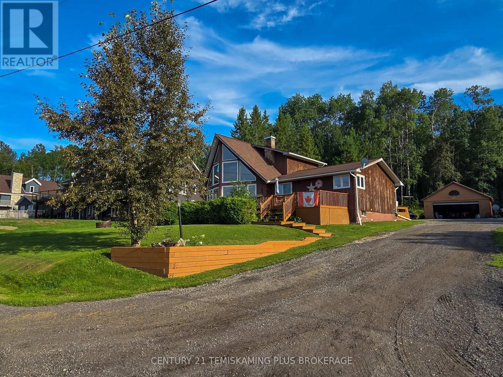 65 Lakeshore Avenue, Englehart, Ontario  P0J 1B0 - Photo 3 - T13687436