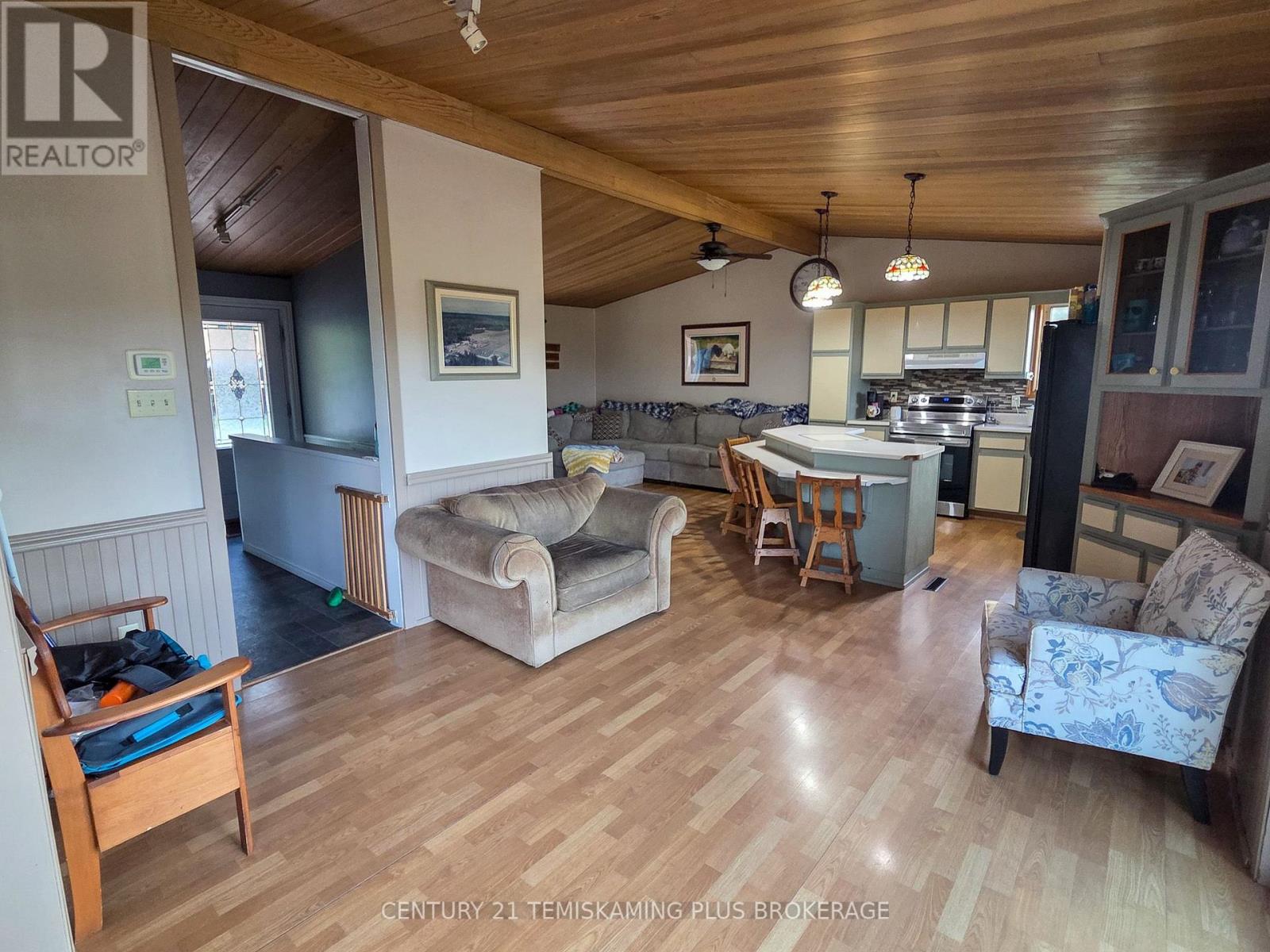 65 Lakeshore Avenue, Englehart, Ontario  P0J 1B0 - Photo 5 - T13687436