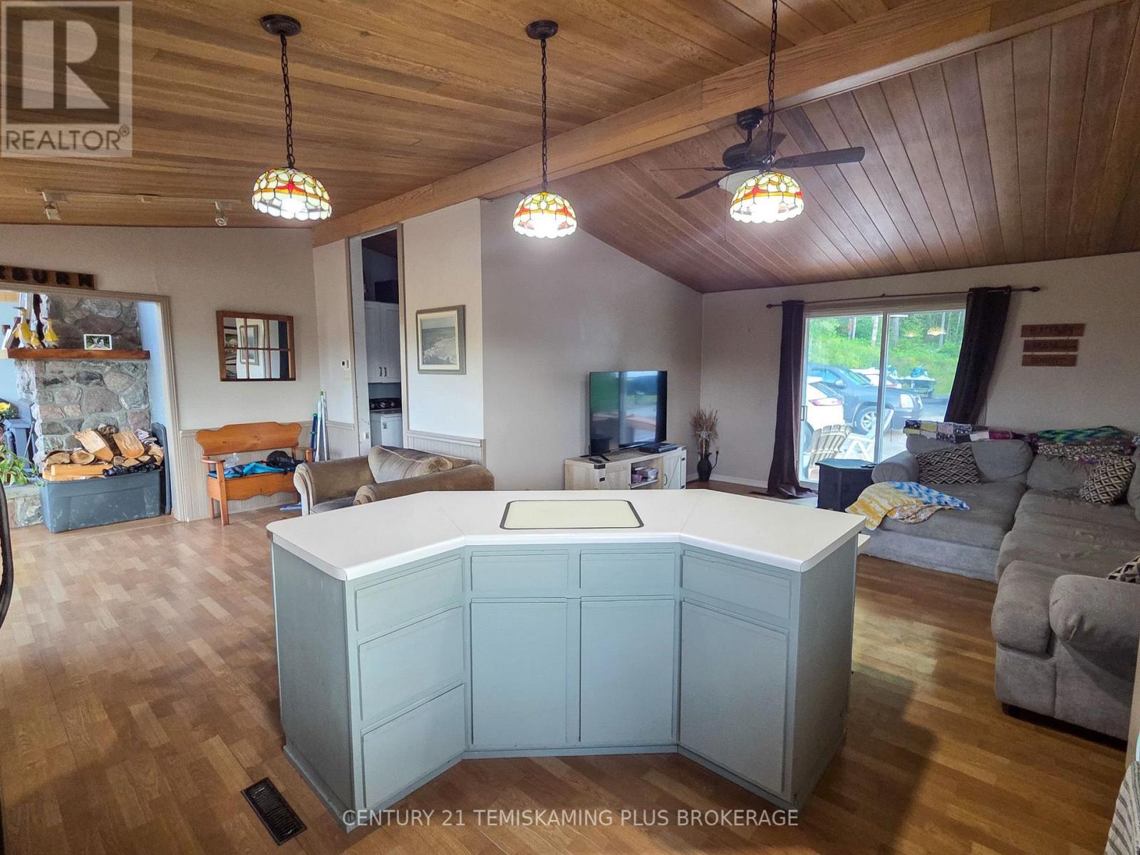 65 Lakeshore Avenue, Englehart, Ontario  P0J 1B0 - Photo 8 - T13687436