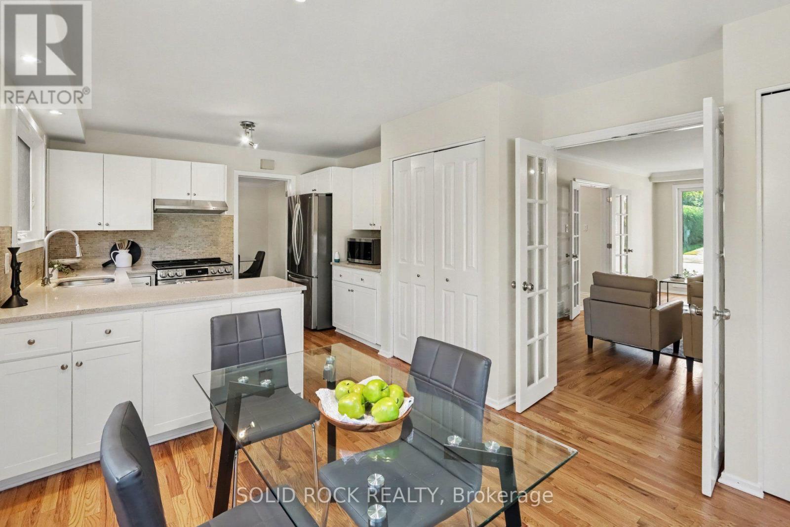 1599 Featherston Drive, Ottawa, Ontario  K1H 6N9 - Photo 12 - X13687406