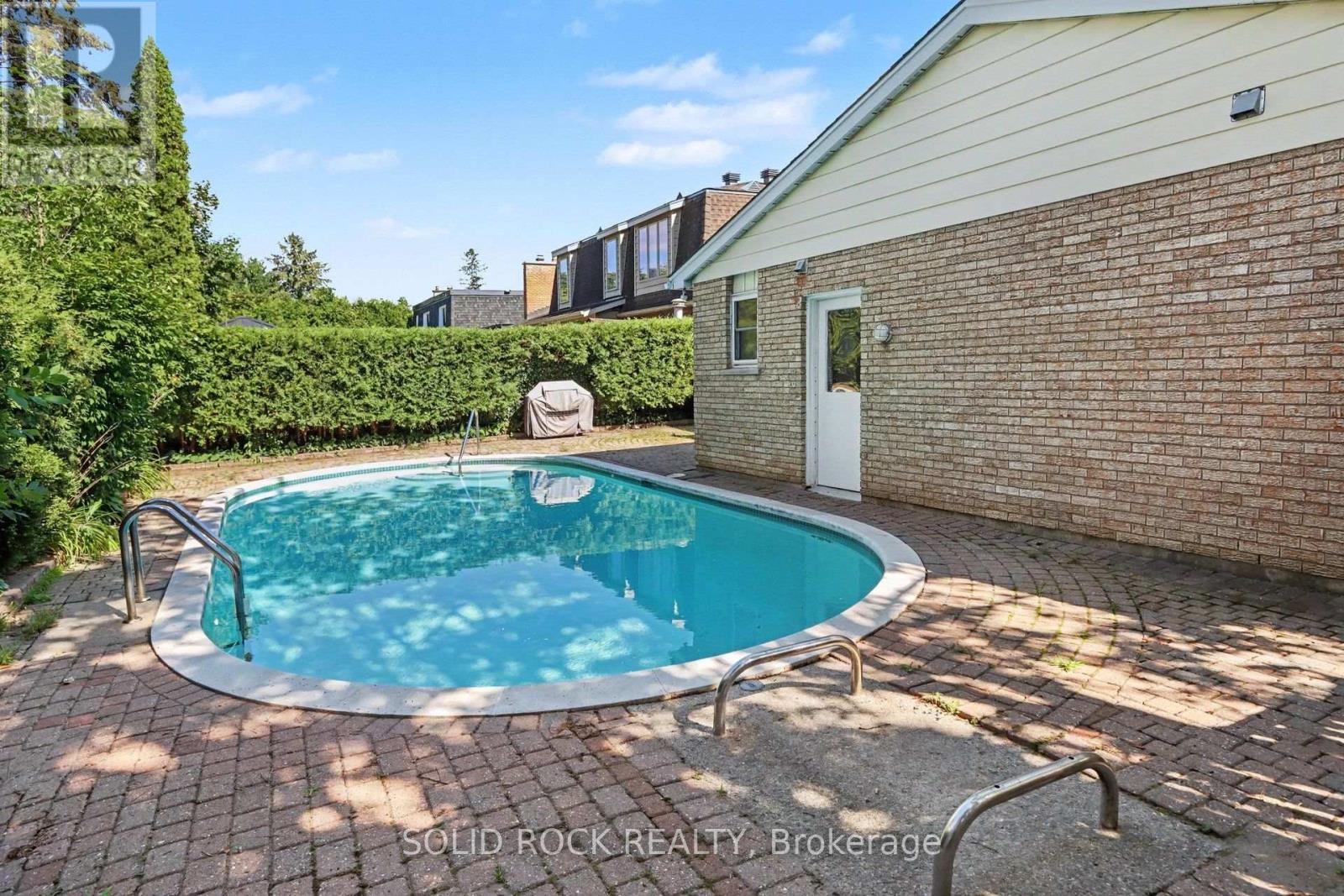 1599 Featherston Drive, Ottawa, Ontario  K1H 6N9 - Photo 37 - X13687406