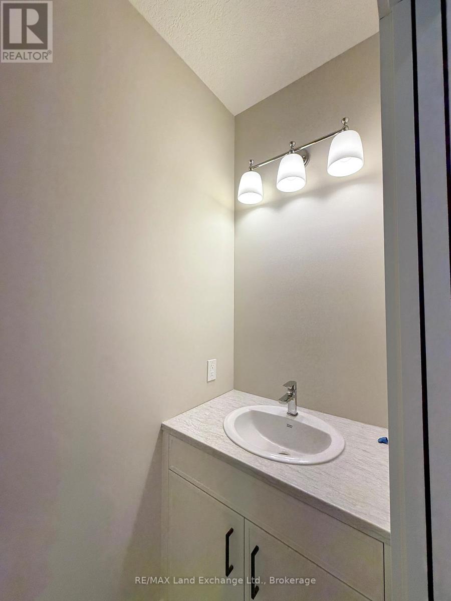 159 Westlinks Drive, Saugeen Shores, Ontario  N0H 2C3 - Photo 18 - X12604940