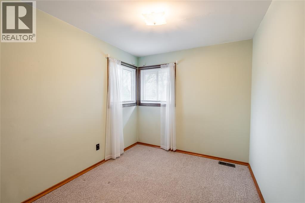 1003 Michigan Avenue, Sarnia, Ontario  N7T 7B7 - Photo 17 - 26020047