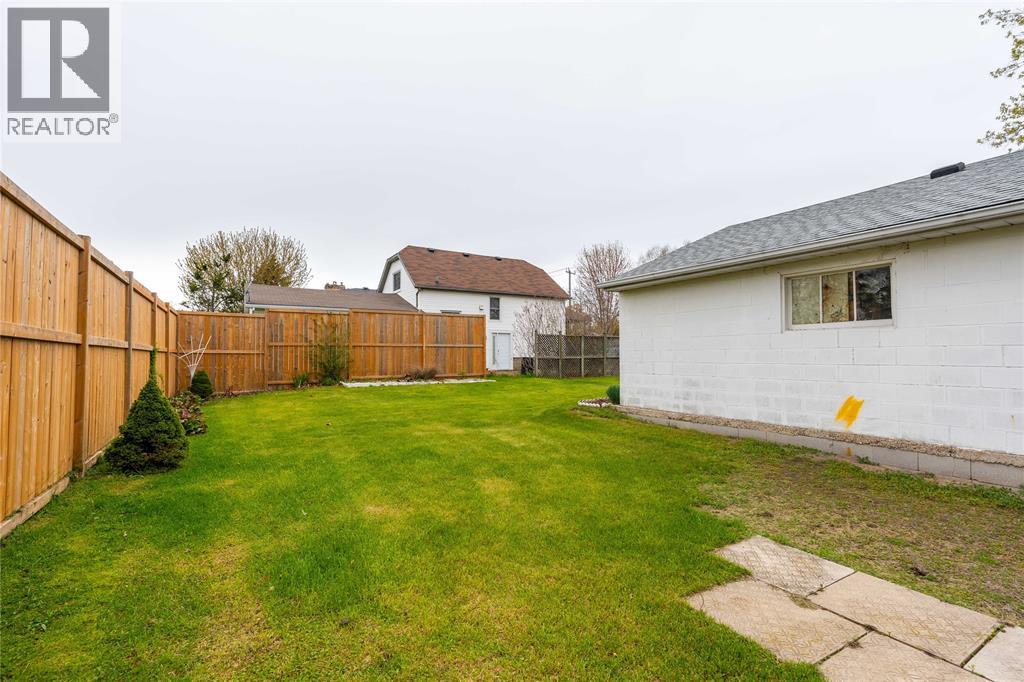 1003 Michigan Avenue, Sarnia, Ontario  N7T 7B7 - Photo 34 - 26020047