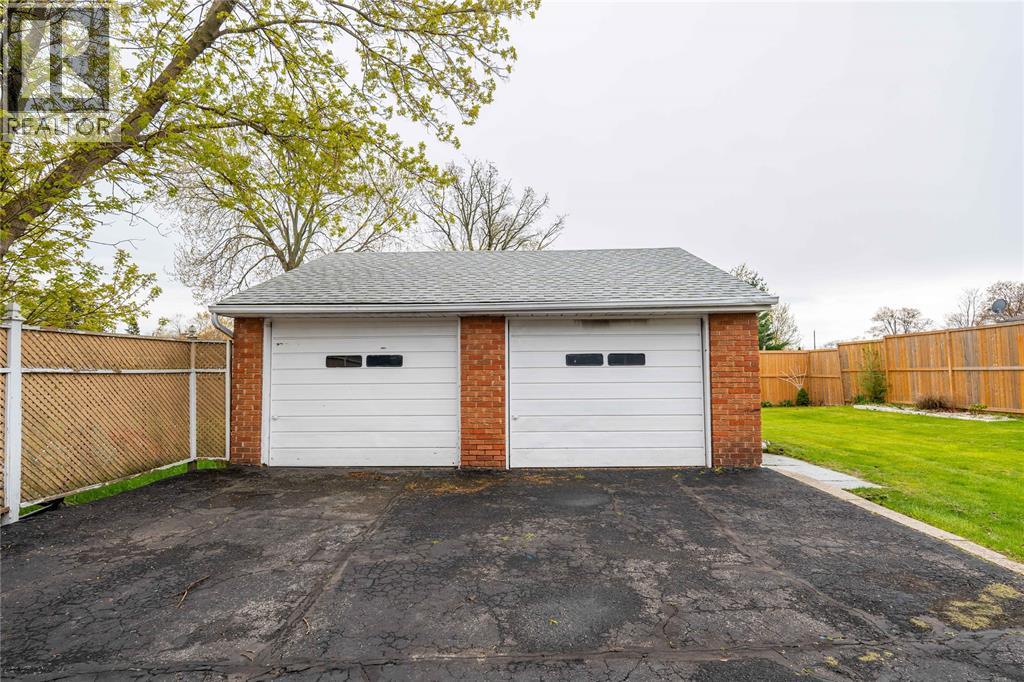 1003 Michigan Avenue, Sarnia, Ontario  N7T 7B7 - Photo 35 - 26020047