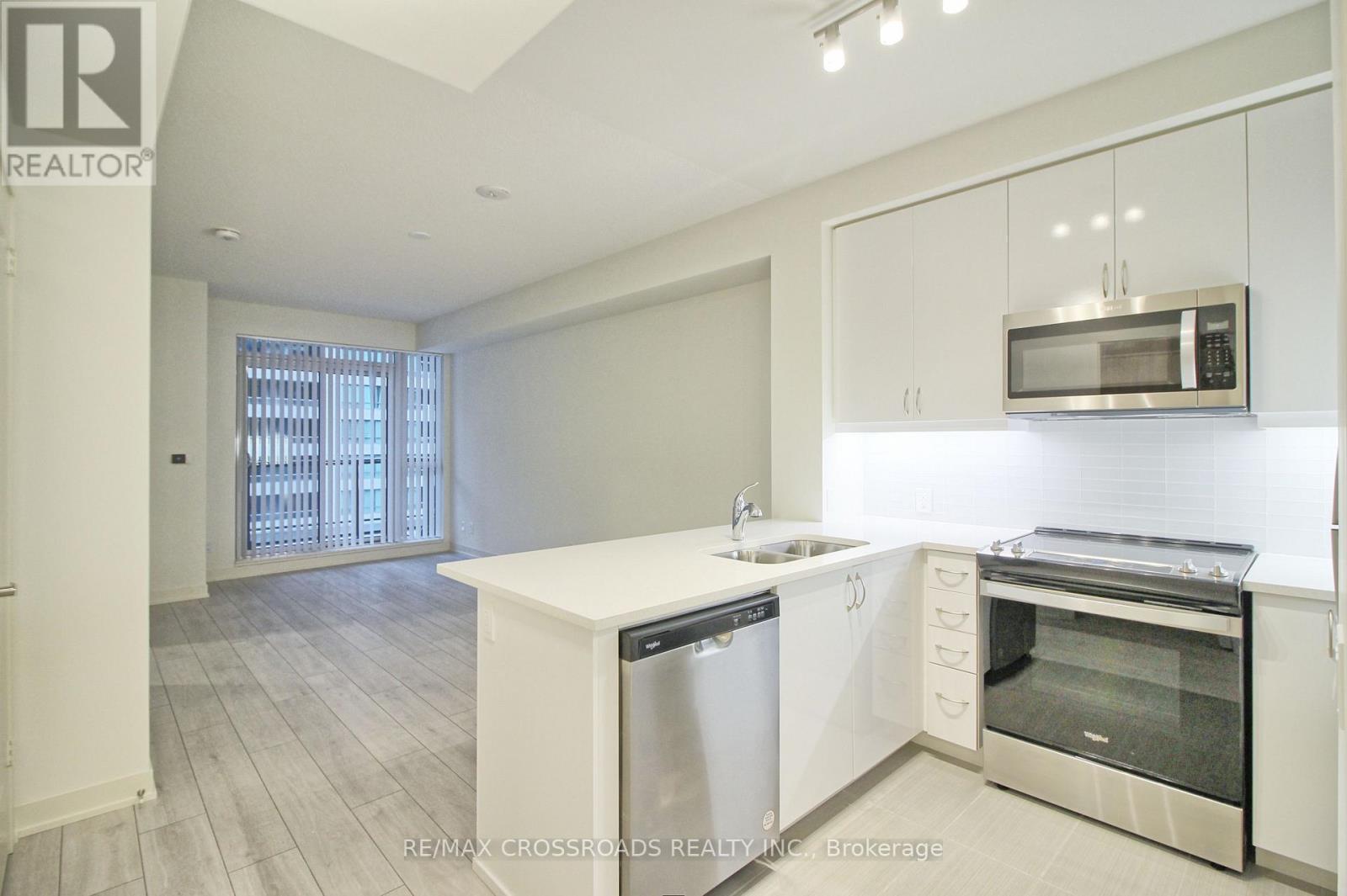 703 - 4955 Yonge Street, Toronto, Ontario  M2N 0L8 - Photo 2 - C13687182