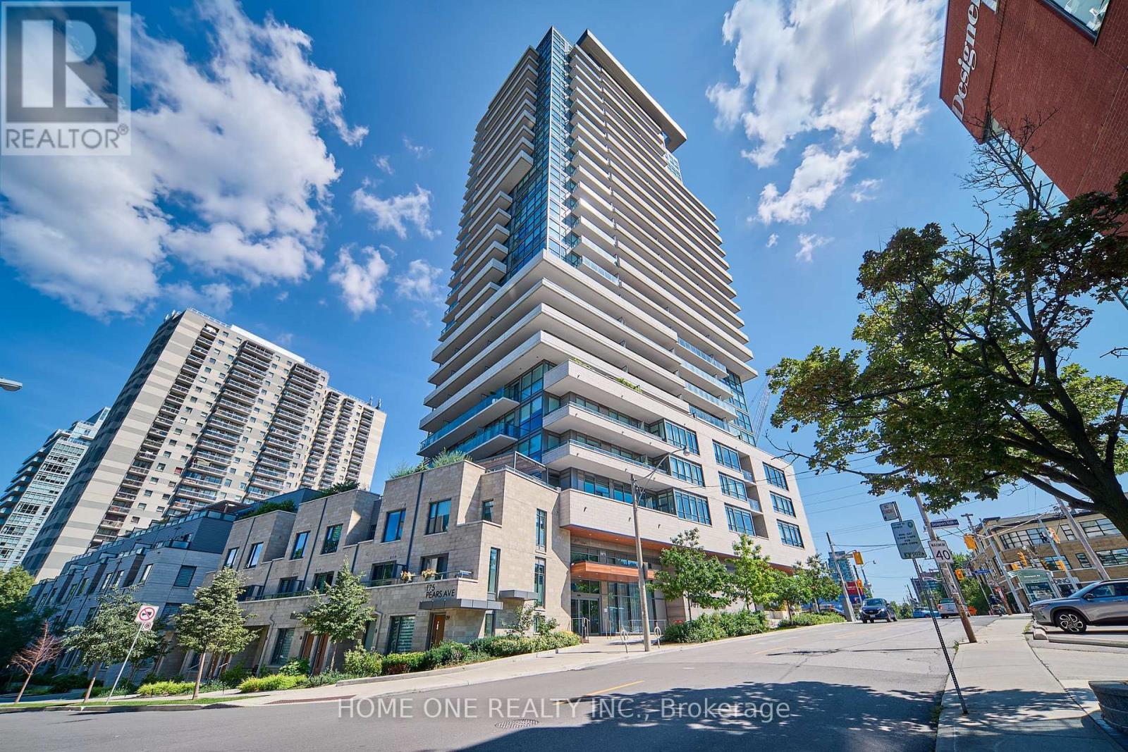 404 - 181 BEDFORD ROAD, Toronto, Ontario