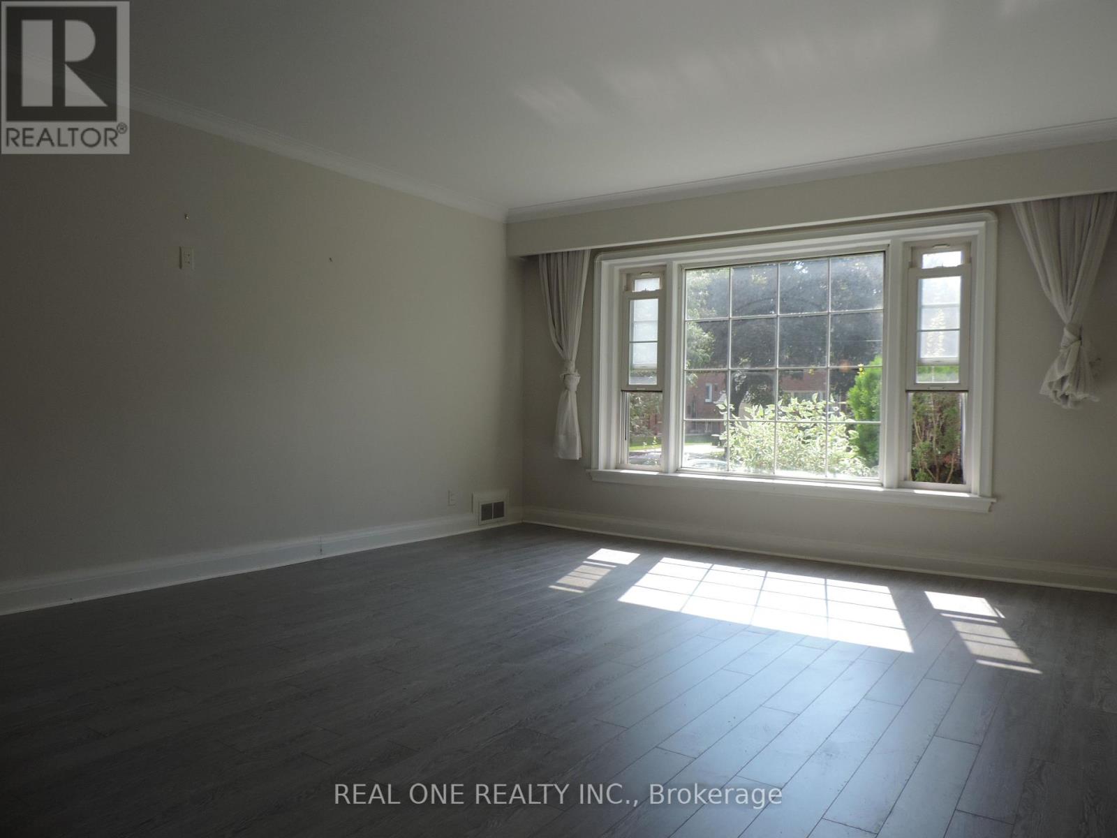 616 Briar Hill Avenue, Toronto, Ontario  M5N 1N2 - Photo 2 - C13687286