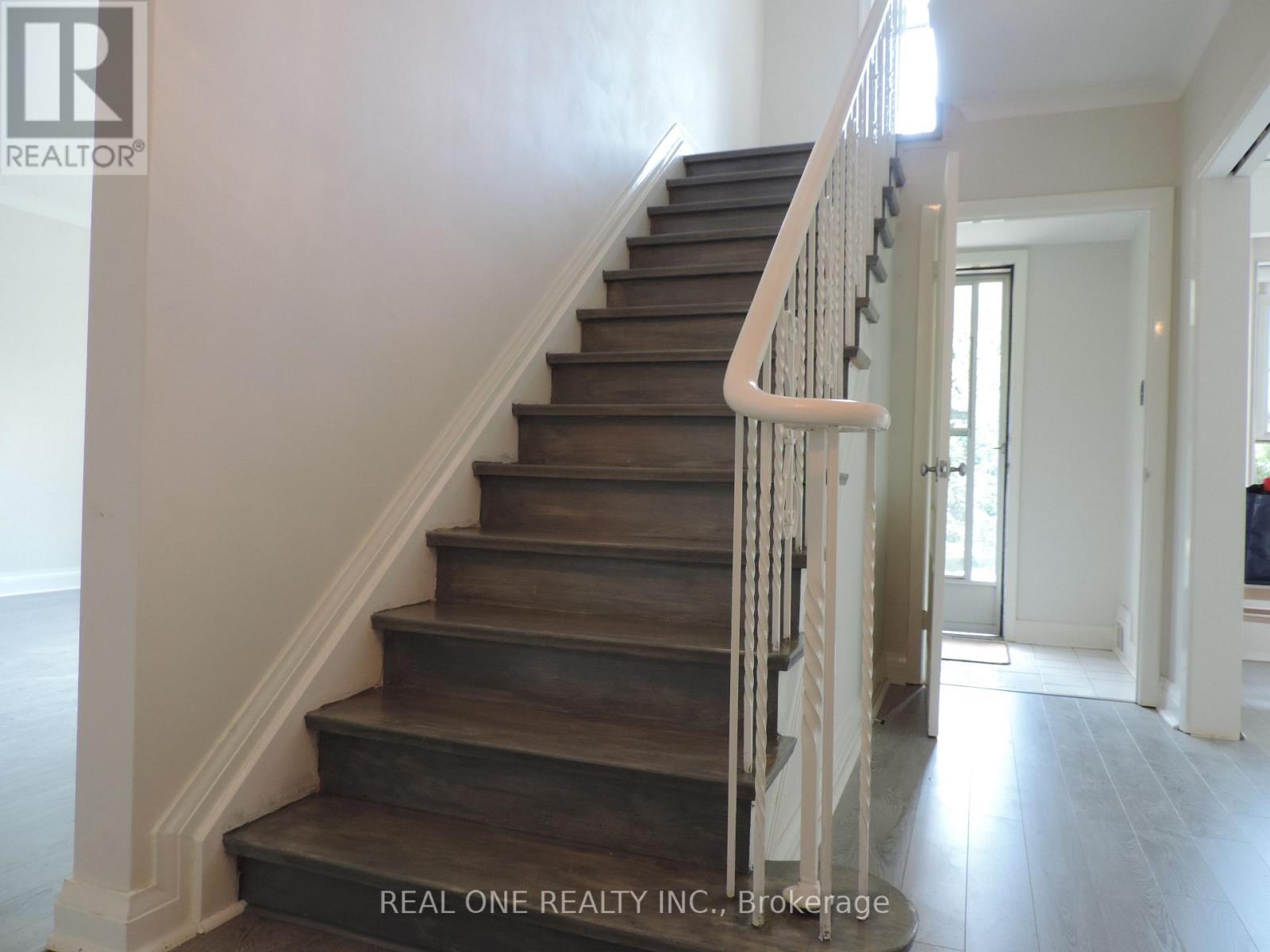 616 Briar Hill Avenue, Toronto, Ontario  M5N 1N2 - Photo 5 - C13687286
