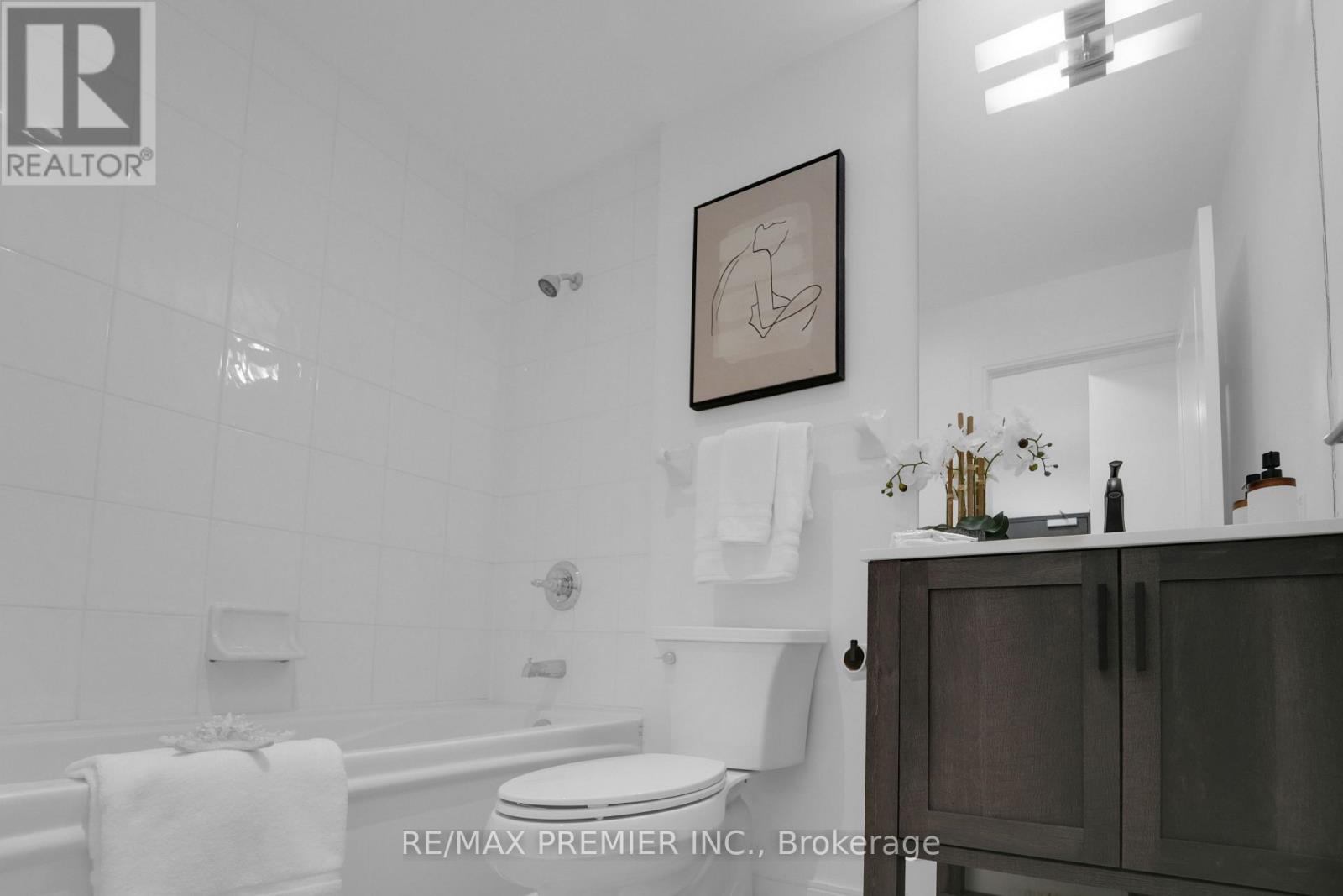 310 - 18 Yorkville Avenue, Toronto, Ontario  M4W 3Y8 - Photo 4 - C13687374