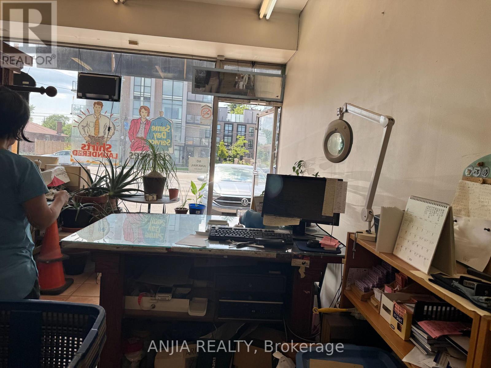 852 Sheppard Avenue W, Toronto, Ontario  M3H 2T5 - Photo 6 - C13687396
