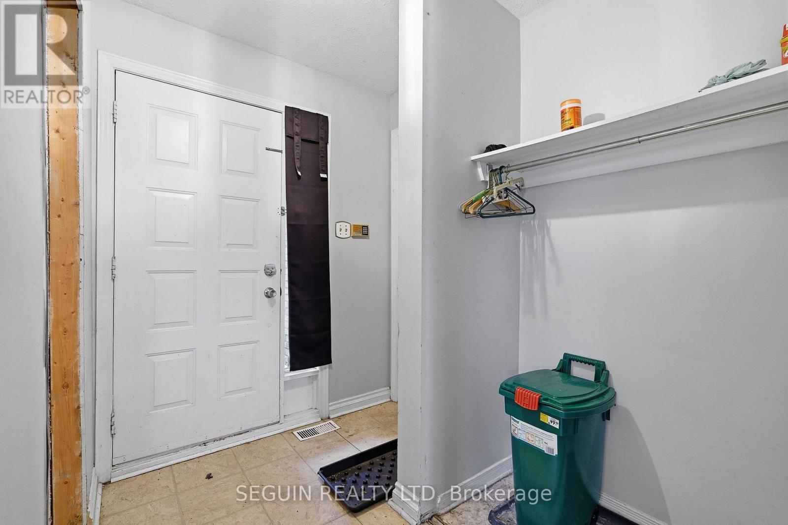6 Manju Street, Ottawa, Ontario  K1G 4T7 - Photo 5 - X13687278