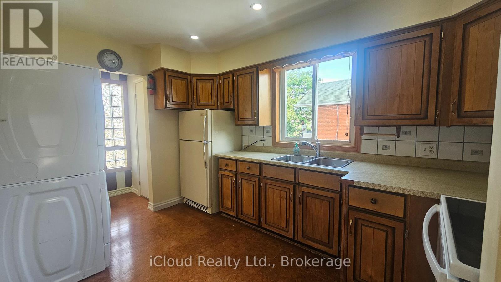 Main - 32 Frey Crescent, Toronto, Ontario  M1R 2C6 - Photo 5 - E13687200