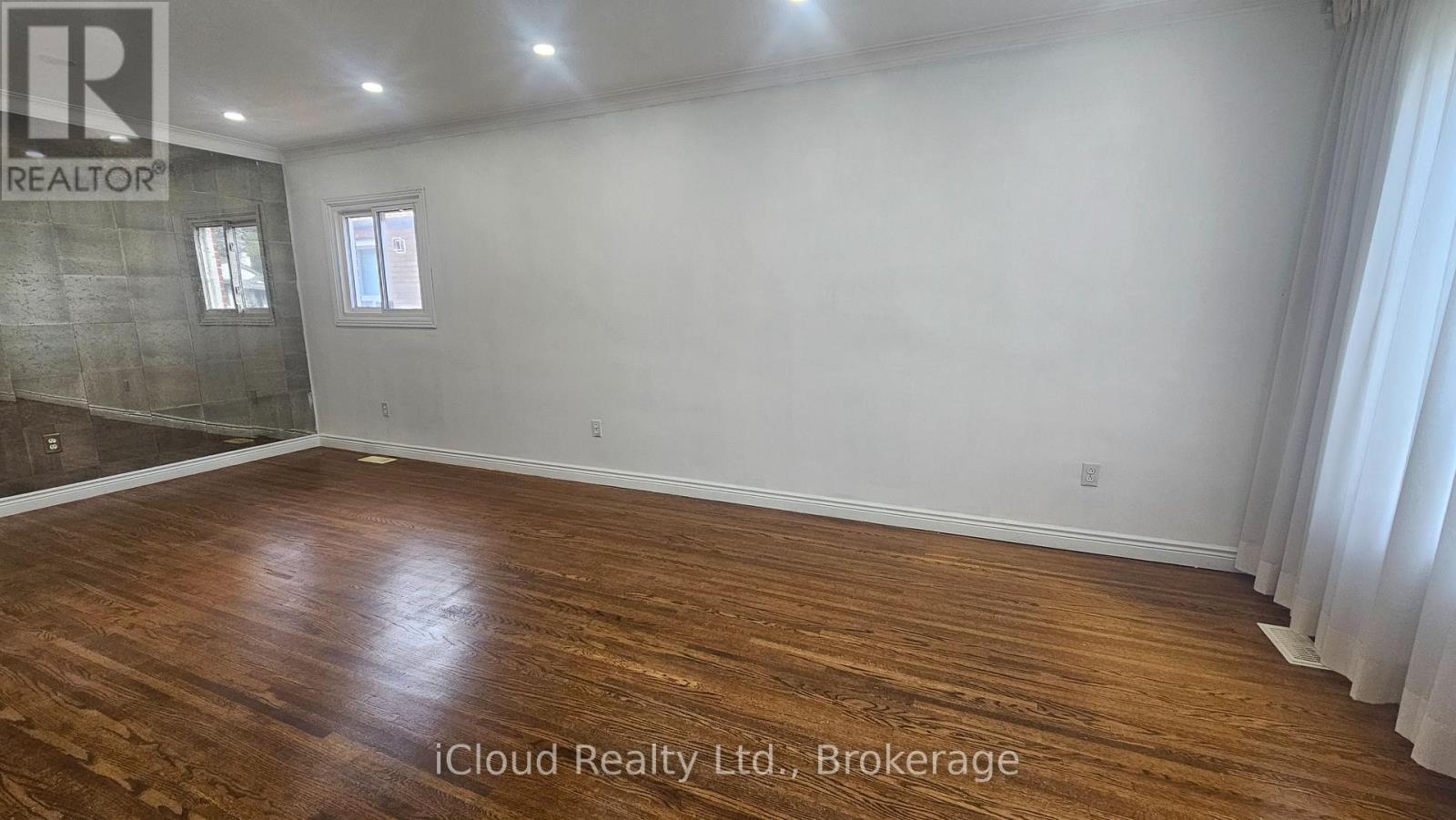 Main - 32 Frey Crescent, Toronto, Ontario  M1R 2C6 - Photo 7 - E13687200