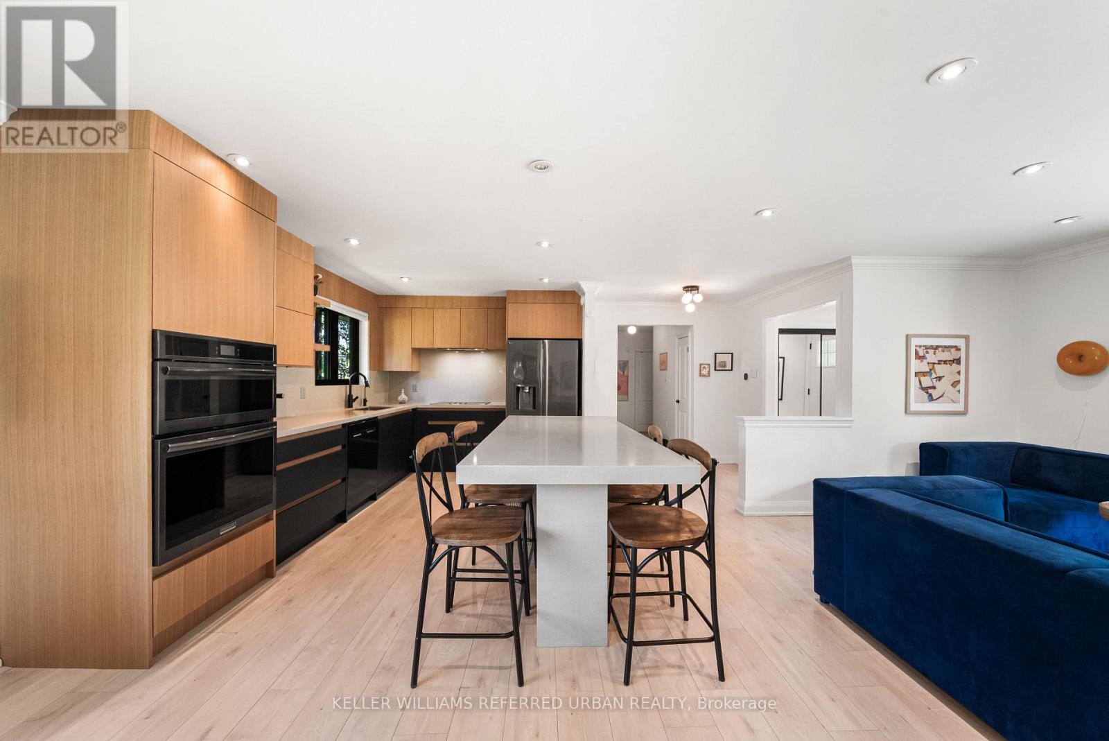 115 Bonnyview Drive, Toronto, Ontario M8Y 3G9 - Photo 2 - W13594248