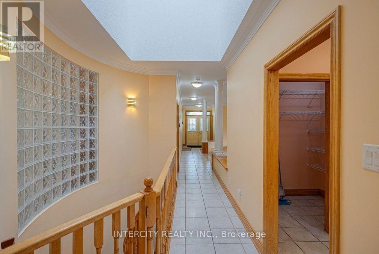 42 Oak Avenue, Richmond Hill, Ontario  L4C 6R7 - Photo 13 - N13687174