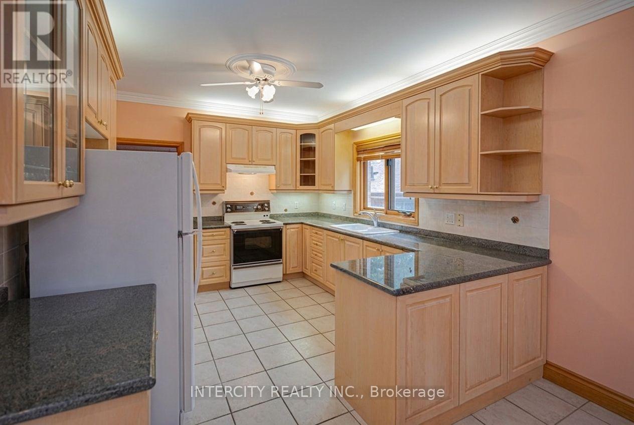 42 Oak Avenue, Richmond Hill, Ontario  L4C 6R7 - Photo 16 - N13687174