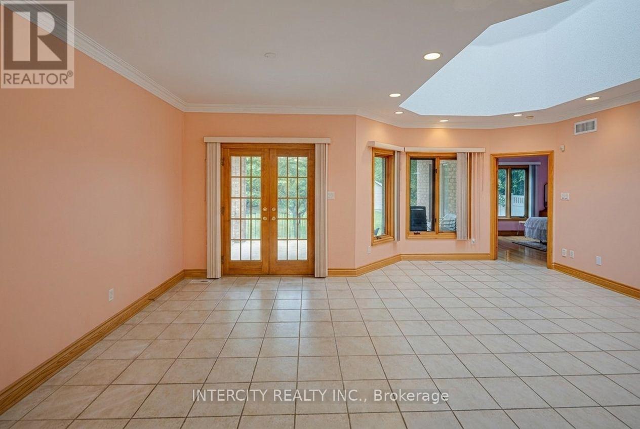 42 Oak Avenue, Richmond Hill, Ontario  L4C 6R7 - Photo 17 - N13687174
