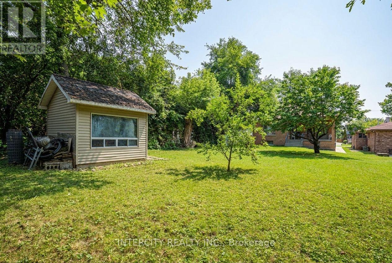 42 Oak Avenue, Richmond Hill, Ontario  L4C 6R7 - Photo 36 - N13687174
