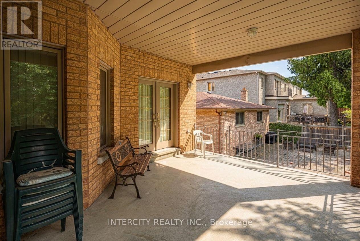 42 Oak Avenue, Richmond Hill, Ontario  L4C 6R7 - Photo 42 - N13687174