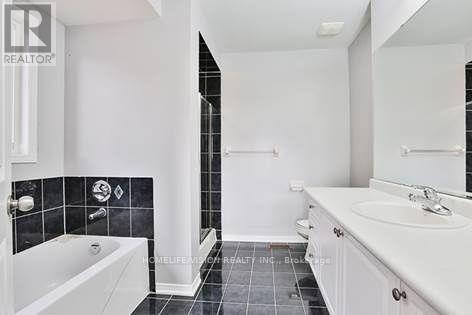 36 Twin Hills Crescent, Vaughan, Ontario  L4H 0G6 - Photo 13 - N13687264