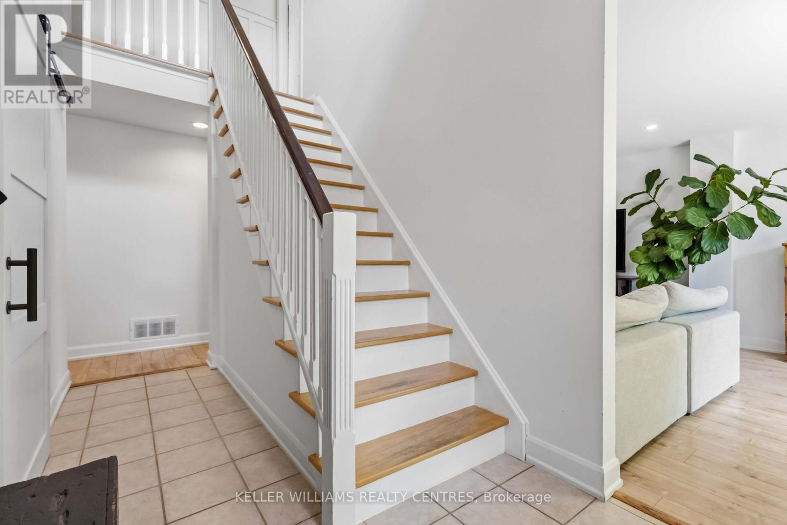 14 Centro Court, Georgina, Ontario  L4P 3C8 - Photo 18 - N13687290