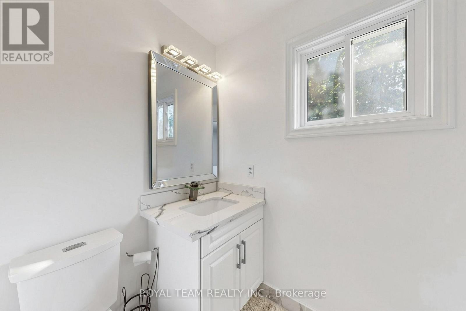 28 Ailsa Drive, Georgina, Ontario  L4P 3N5 - Photo 19 - N13687336