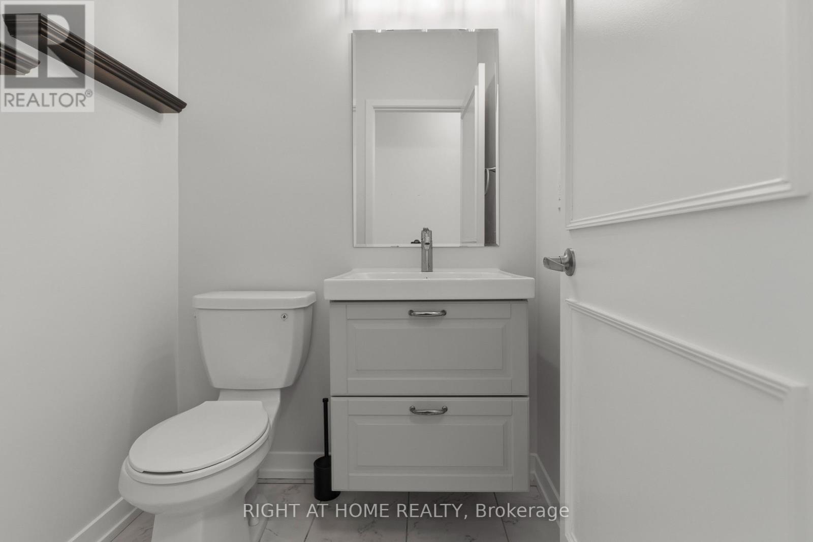 206 Harding Park Street, Newmarket, Ontario  L3Y 0E3 - Photo 14 - N13687422