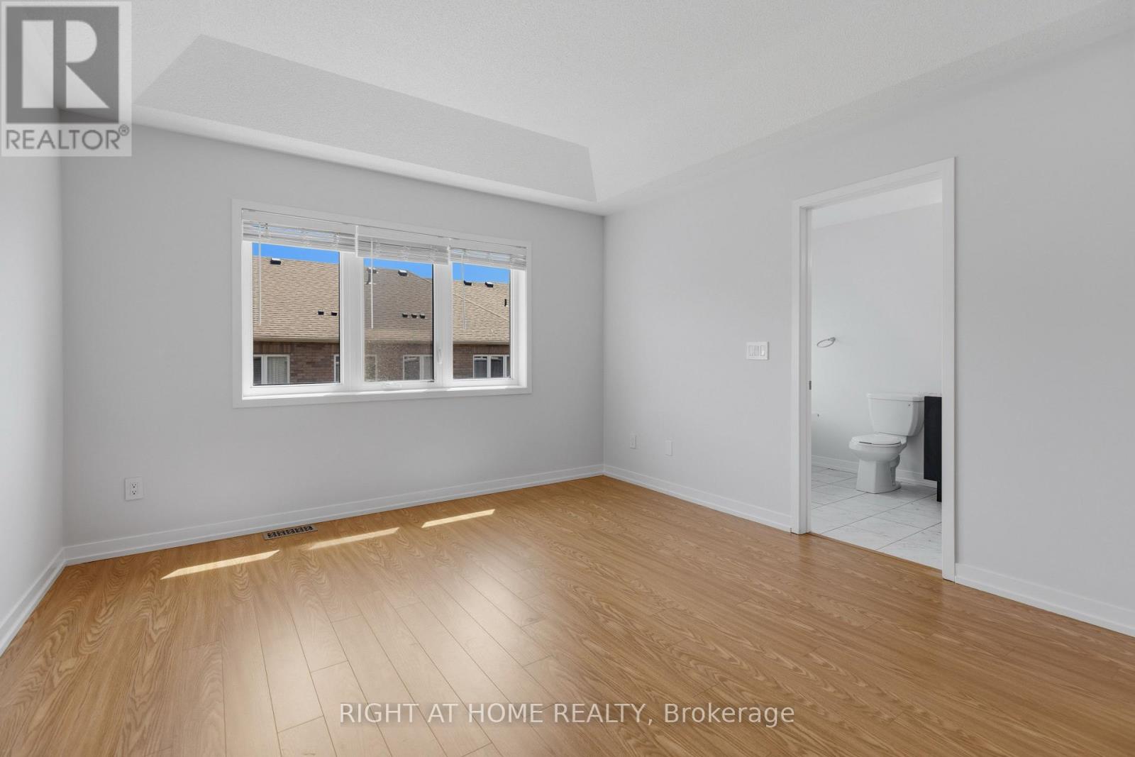206 Harding Park Street, Newmarket, Ontario  L3Y 0E3 - Photo 25 - N13687422