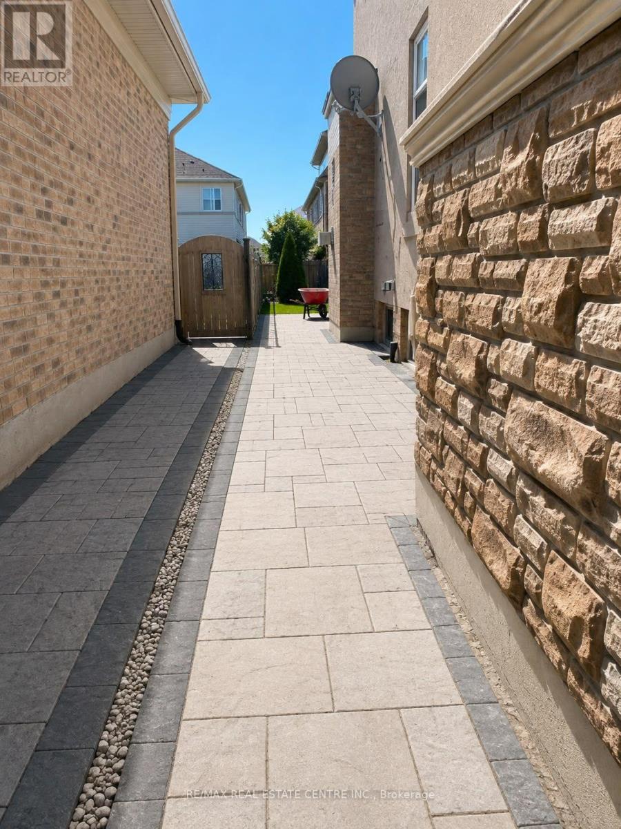 Lower - 10 Virtue Crescent, Vaughan, Ontario  L4H 4C3 - Photo 2 - N13687482