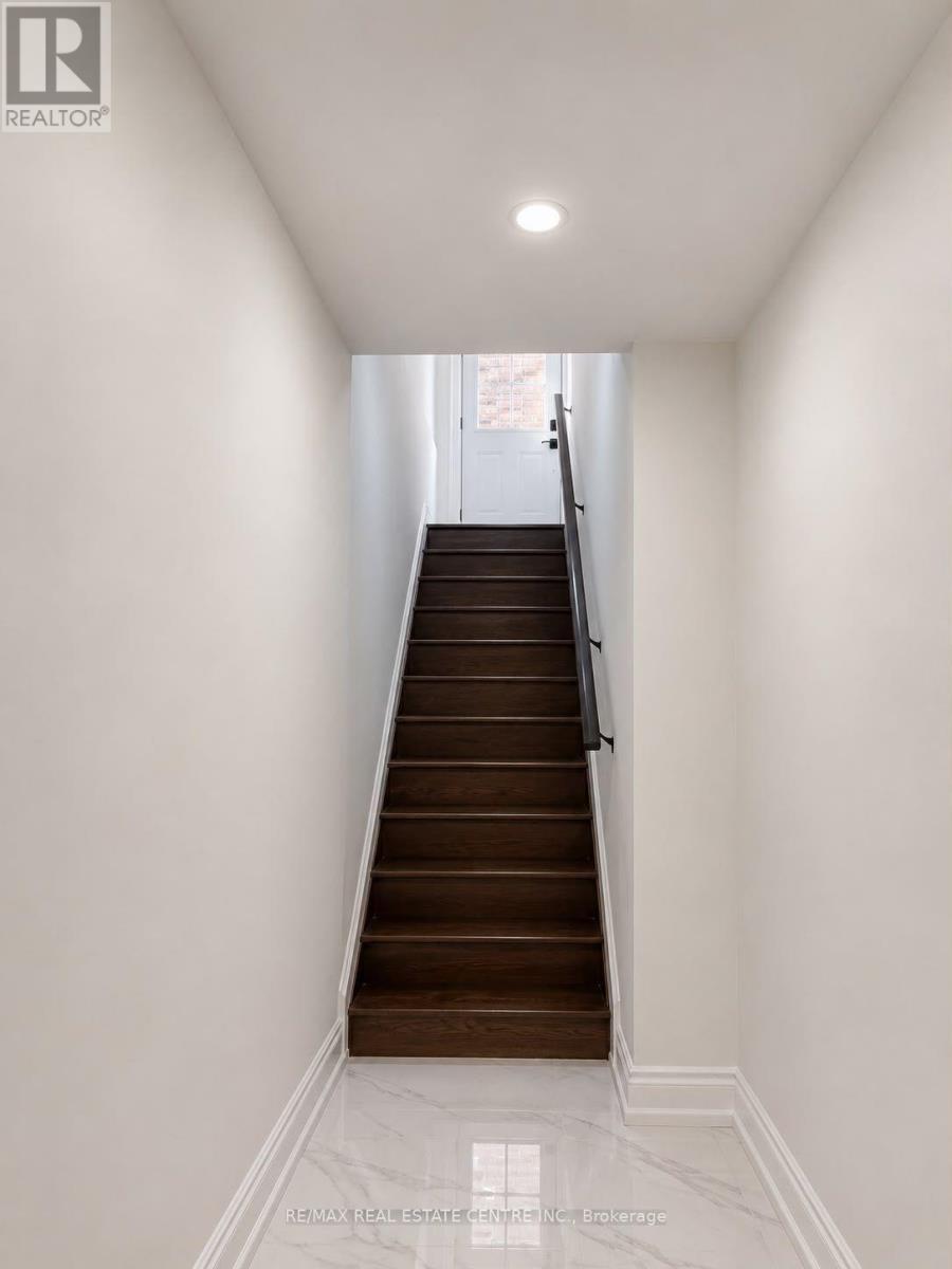 Lower - 10 Virtue Crescent, Vaughan, Ontario  L4H 4C3 - Photo 3 - N13687482