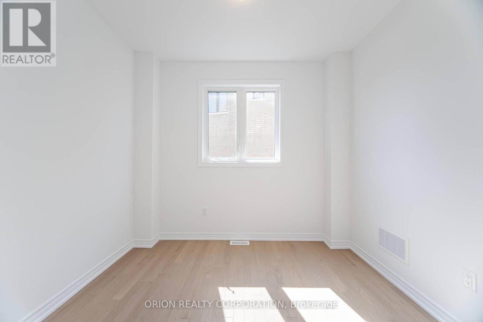 122 Thicketwood Avenue, Barrie, Ontario  L9J 0W8 - Photo 7 - S13687398