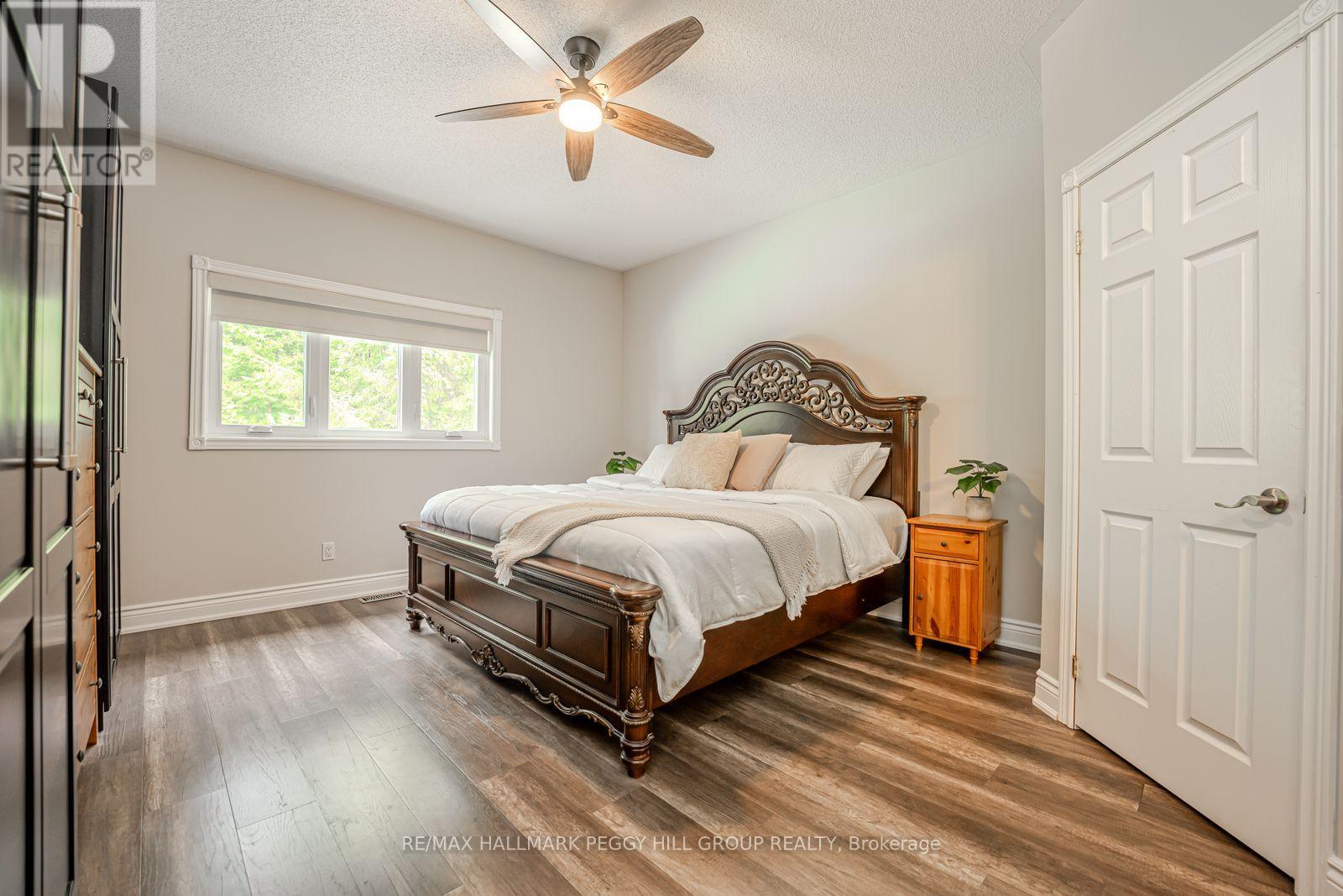 2 Purt Court, Barrie, Ontario  L4N 9K7 - Photo 11 - S13687402