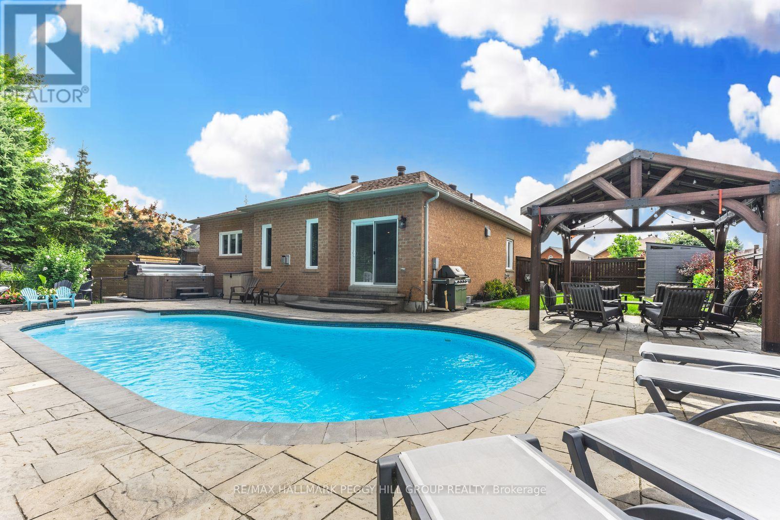 2 Purt Court, Barrie, Ontario  L4N 9K7 - Photo 2 - S13687402