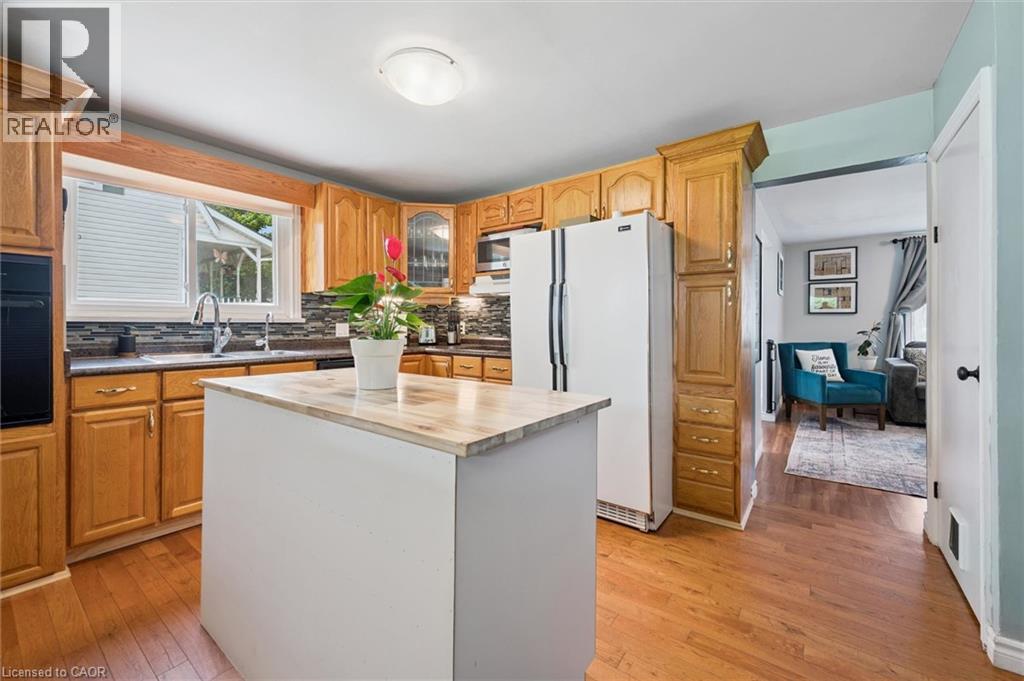 250 St George Street E, Fergus, Ontario  N1M 1K4 - Photo 11 - 40840957