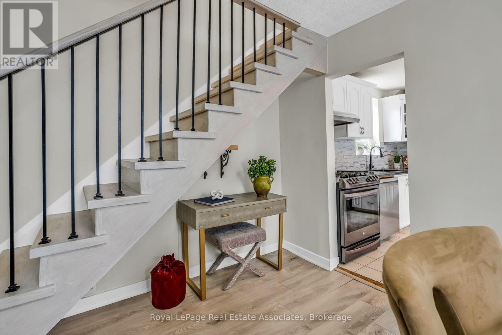 62 Rowntree Avenue, Toronto, Ontario  M6N 1R9 - Photo 17 - W13687202