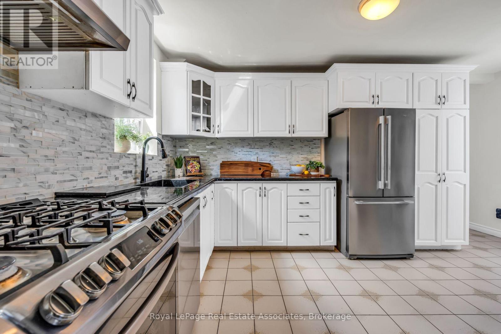 62 Rowntree Avenue, Toronto, Ontario  M6N 1R9 - Photo 18 - W13687202