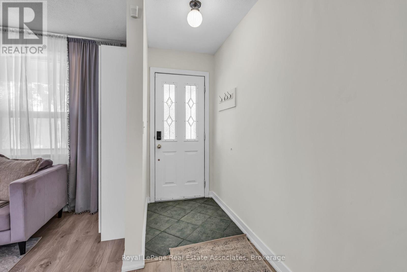 62 Rowntree Avenue, Toronto, Ontario  M6N 1R9 - Photo 9 - W13687202
