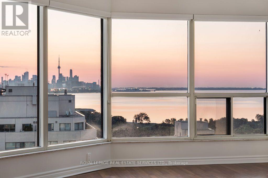 2105 - 2269 LAKE SHORE BOULEVARD W, Toronto, Ontario