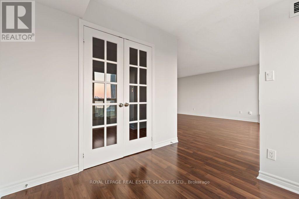 2105 - 2269 Lake Shore Boulevard W, Toronto, Ontario  M8V 3X6 - Photo 13 - W13687238