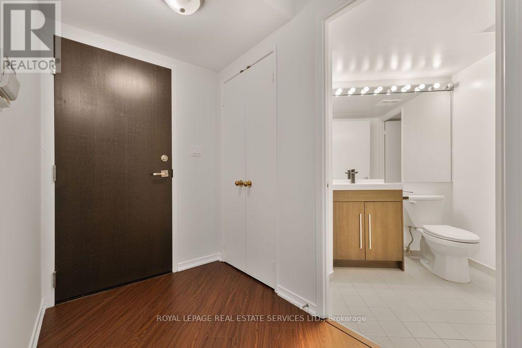 2105 - 2269 Lake Shore Boulevard W, Toronto, Ontario  M8V 3X6 - Photo 4 - W13687238