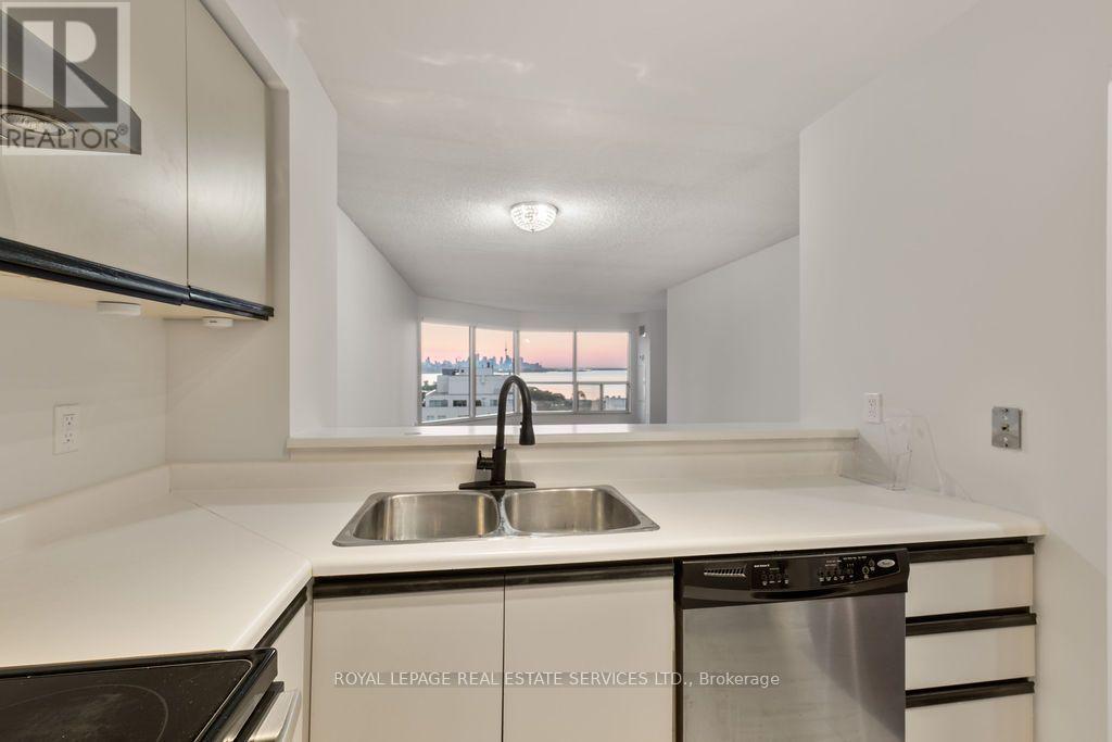 2105 - 2269 Lake Shore Boulevard W, Toronto, Ontario  M8V 3X6 - Photo 7 - W13687238