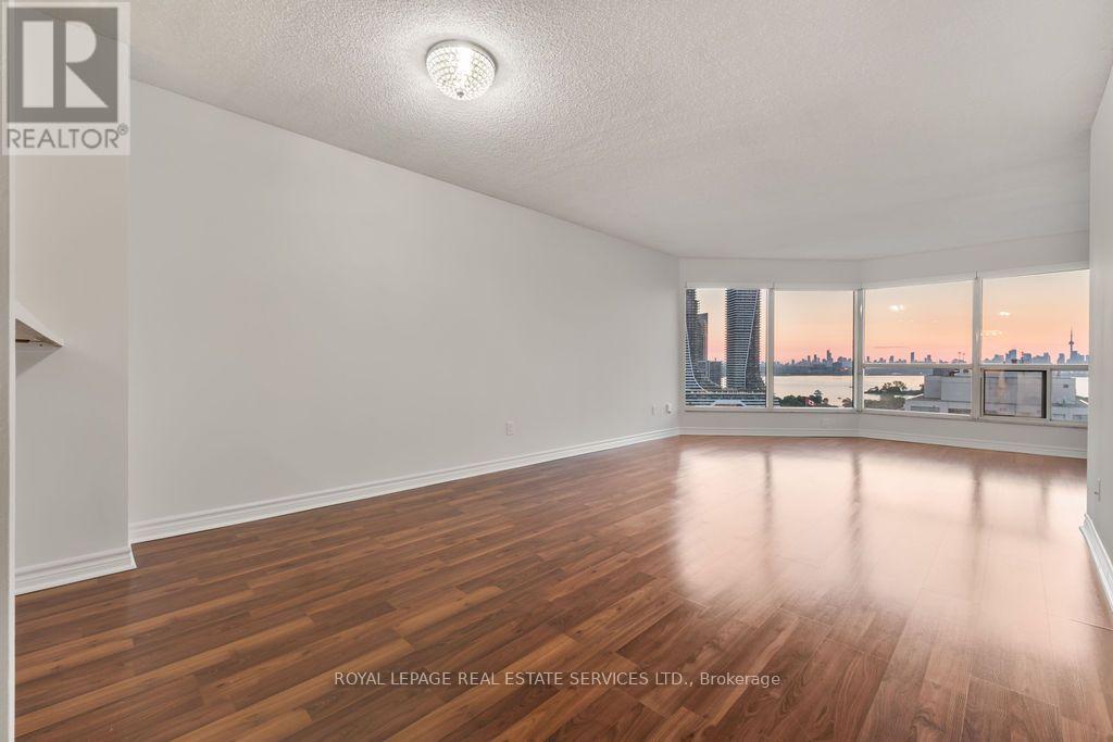 2105 - 2269 Lake Shore Boulevard W, Toronto, Ontario  M8V 3X6 - Photo 8 - W13687238